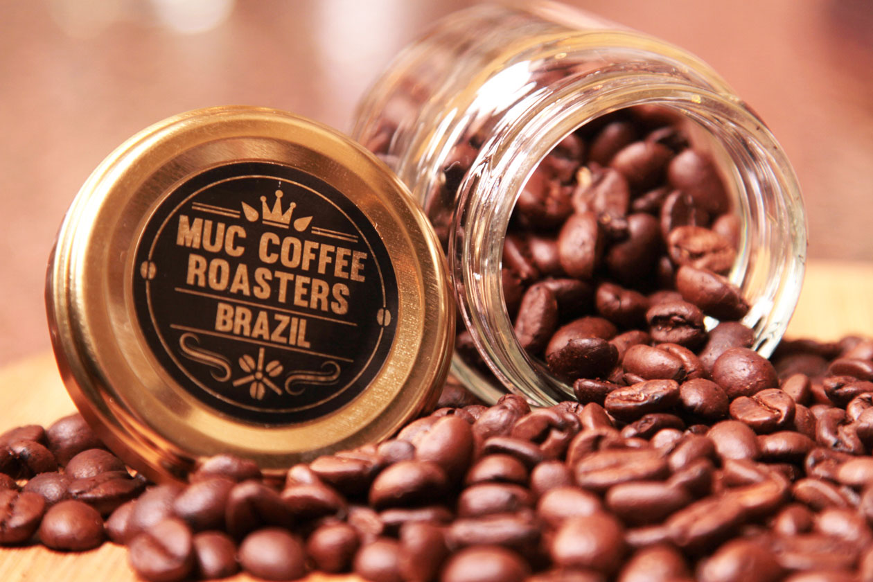 MUC COFFEE ROASTERSの瓶とコーヒー豆
